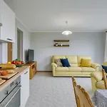 Apartma Pri Cesarjevih شقة Sežana