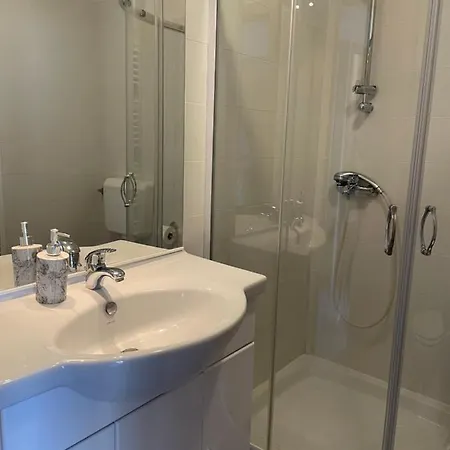 Apartma Pri Cesarjevih Apartman Sezana