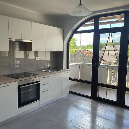 Apartma Pri Cesarjevih Apartman Sezana