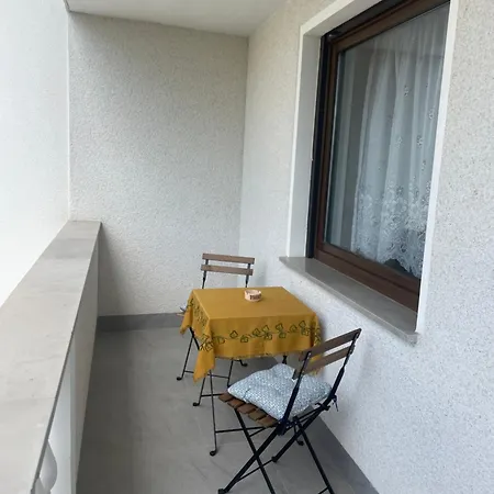 Apartma Pri Cesarjevih *