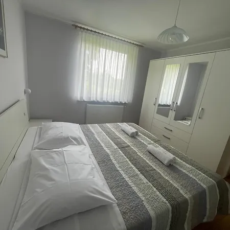 Apartman Apartma Pri Cesarjevih *