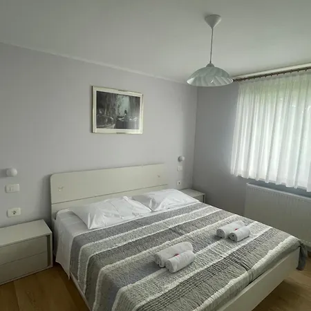 Apartma Pri Cesarjevih *