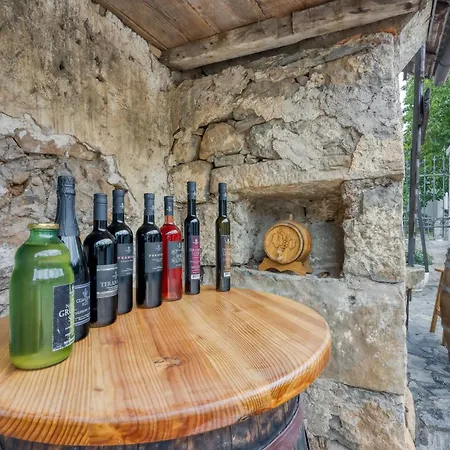 شقة Apartma Pri Cesarjevih *