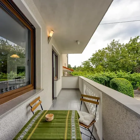 Apartma Pri Cesarjevih Lejlighed *