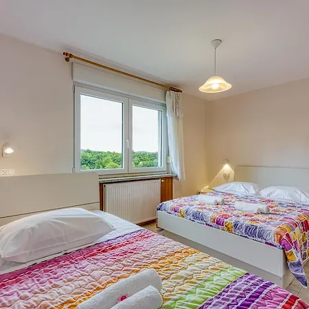 Apartma Pri Cesarjevih Sezana