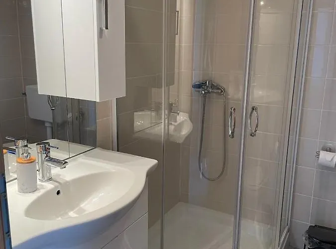 Apartma Pri Cesarjevih *