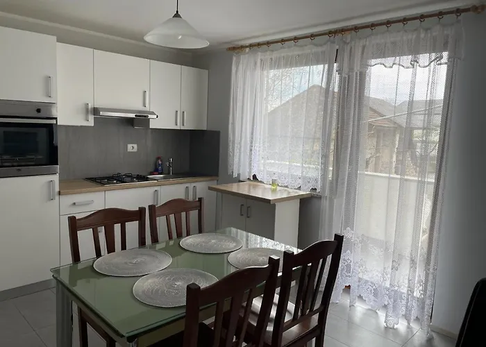 Apartma Pri Cesarjevih דירה Sežana