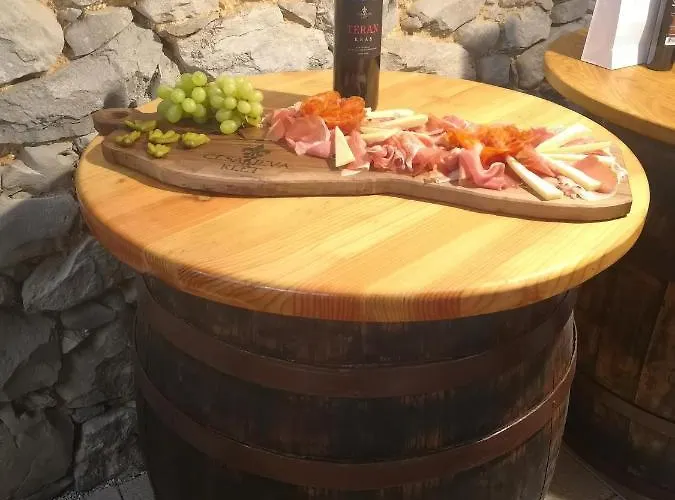 شقة Apartma Pri Cesarjevih Sežana