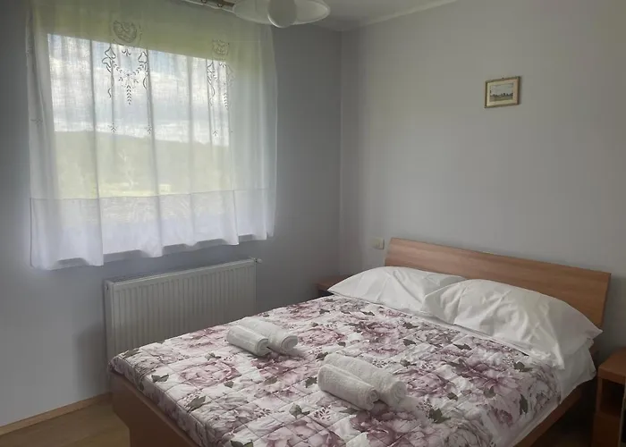 شقة Apartma Pri Cesarjevih