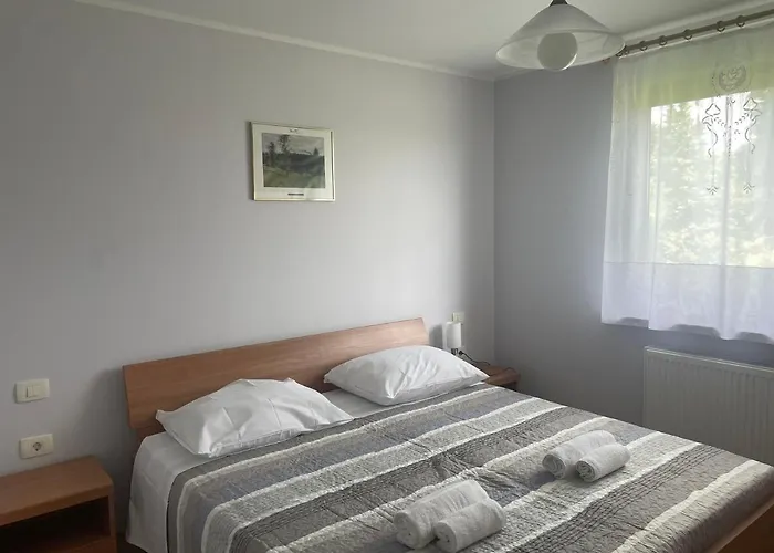 Apartma Pri Cesarjevih דירה *