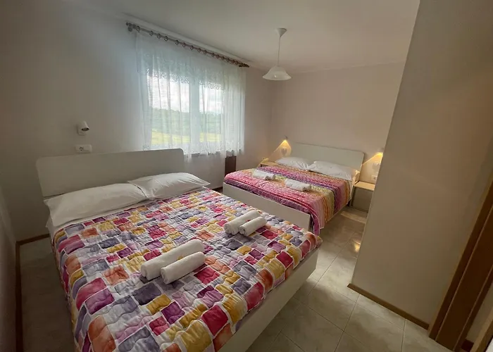 Apartma Pri Cesarjevih *