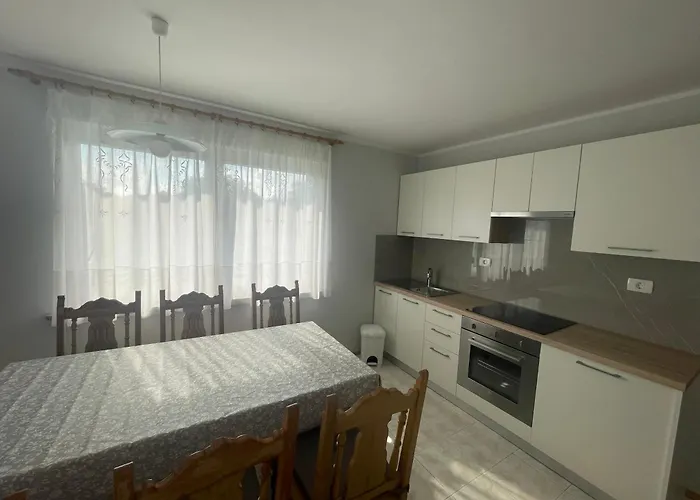 Apartma Pri Cesarjevih * Sežana